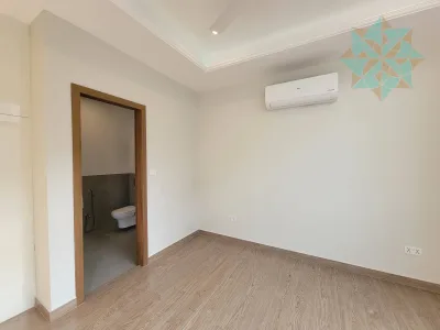 1545 Sqft 2 Bedroom Flat Apartment For Sale In Piccadilly Courtyard Bahria Town Phase 7 - Interior / Exterior Photo 2